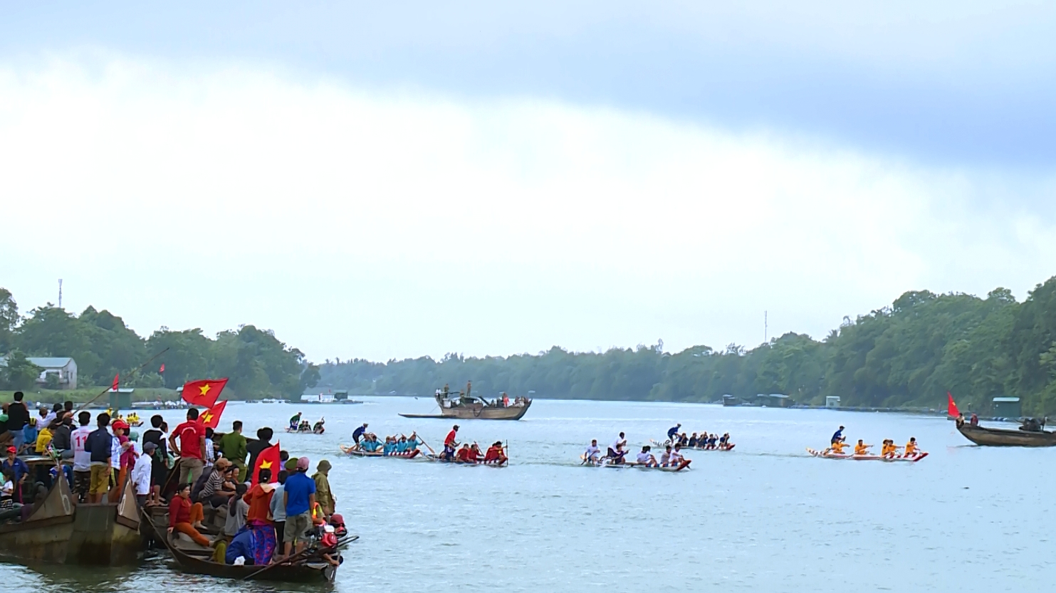 Chuyện đua ghe ở Hương Vinh